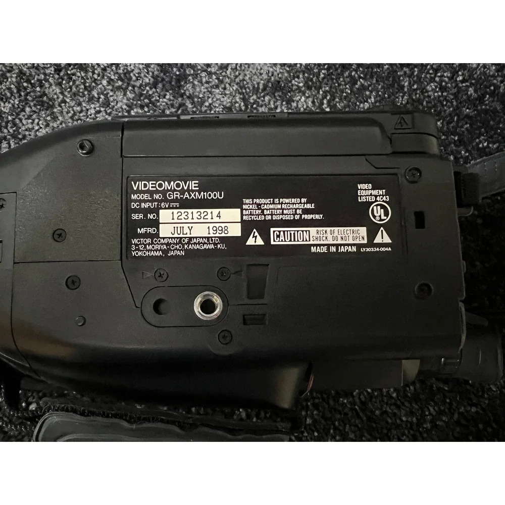 JVC GR-AXM100U Compact VHS Camcorder Movie Camera - No Battery